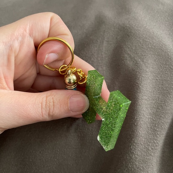 Handmade Letter "H" Keychain - Picture 3 of 6